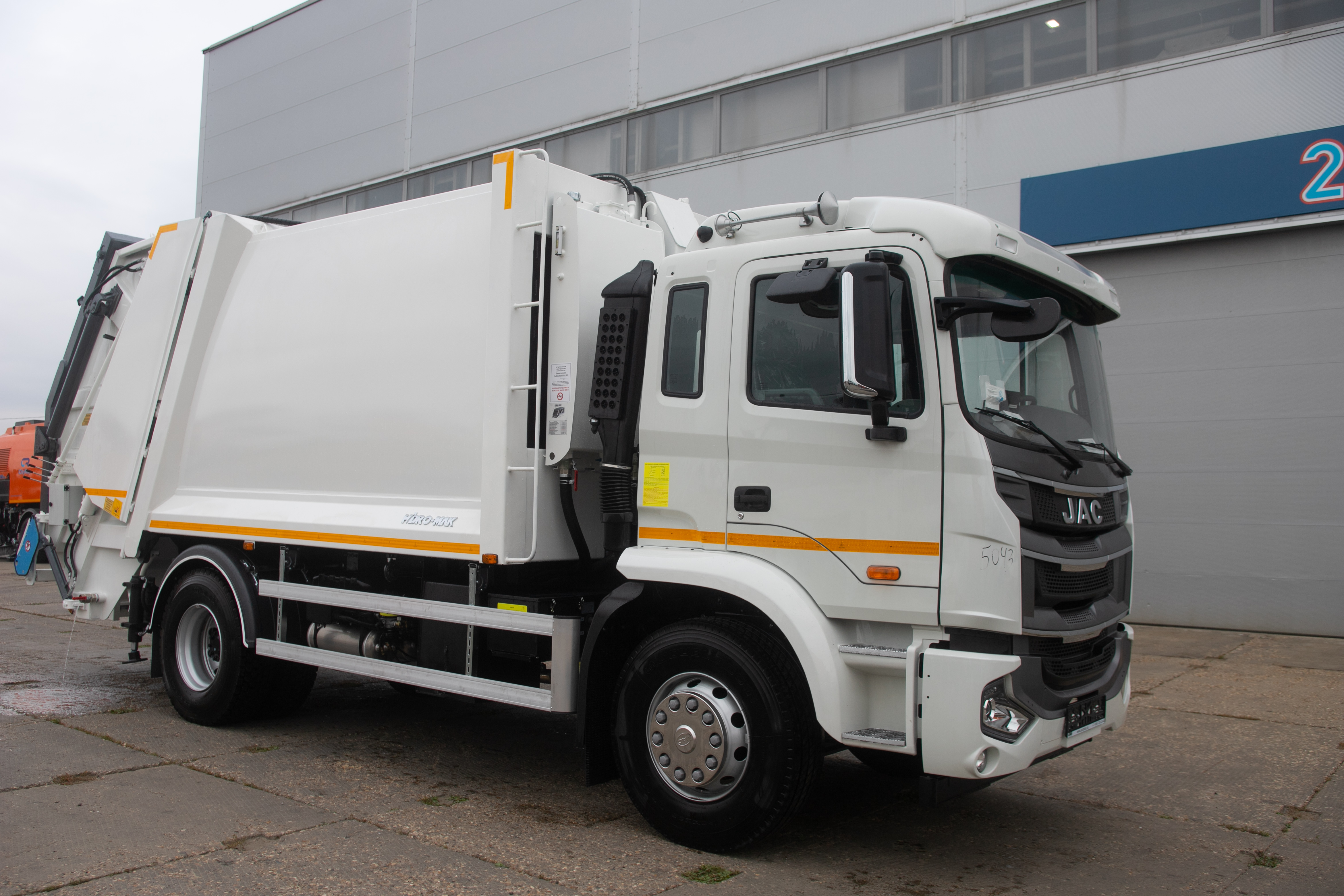 Мусоровоз HIDRO-MAK объемом 16 м3 на шасси JAC N200